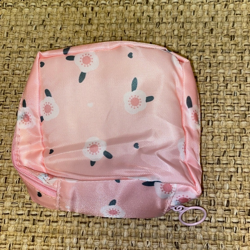 Women Purse Travel Pouch for Makeup pink flowers Small Cosmetic Bag
